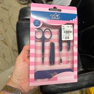 Hula Fallulah 5-Piece Manicure Kit – New in Unopened Package ✨